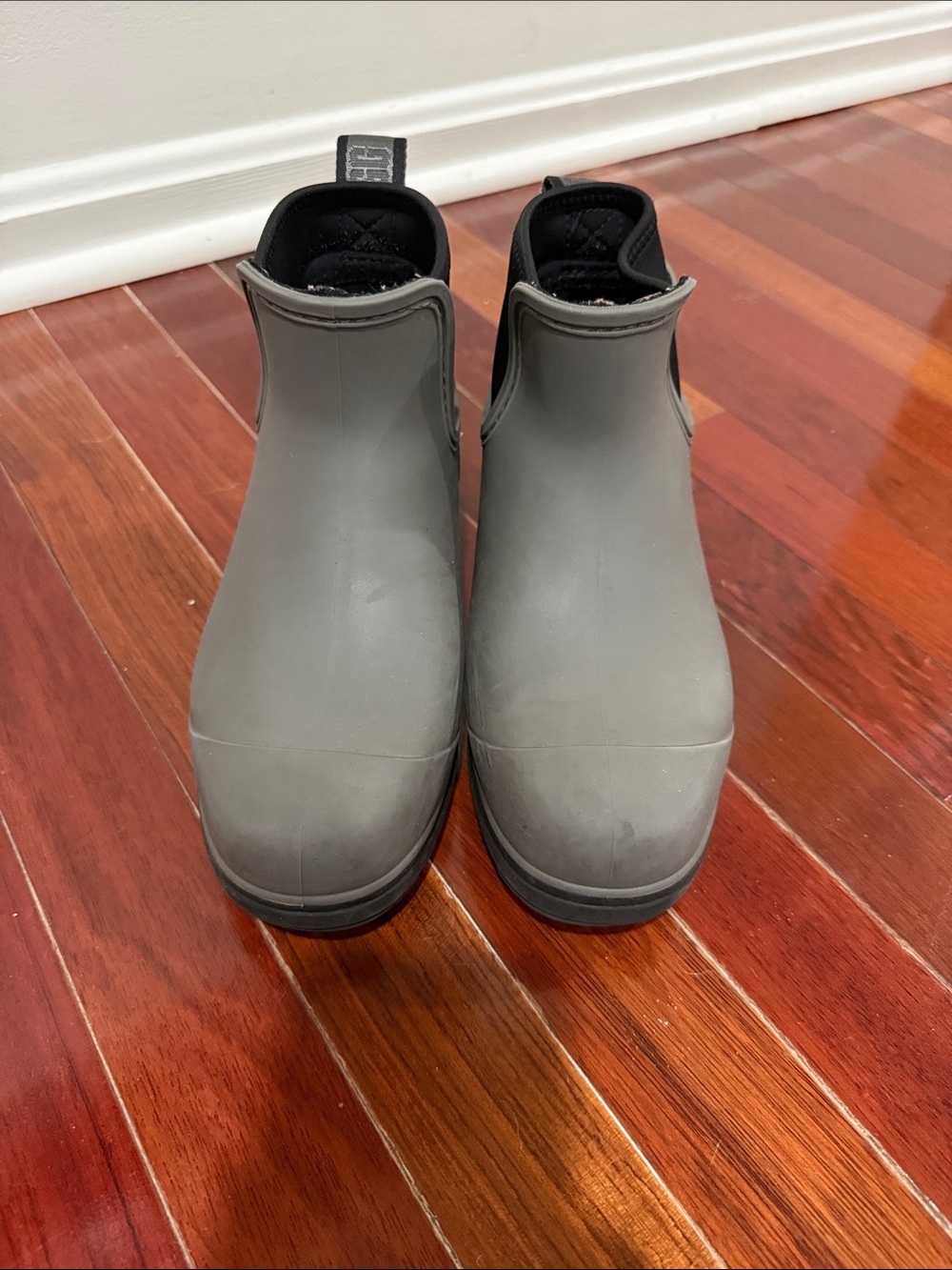 Ugg droplet rain boots